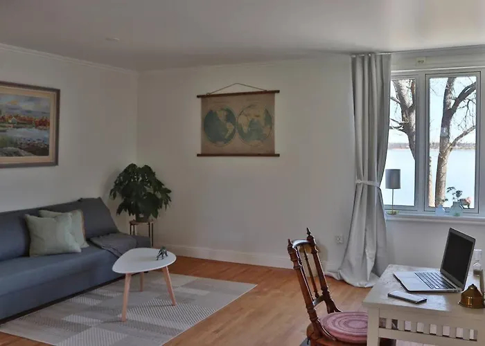 Captivating Harbor View Suite